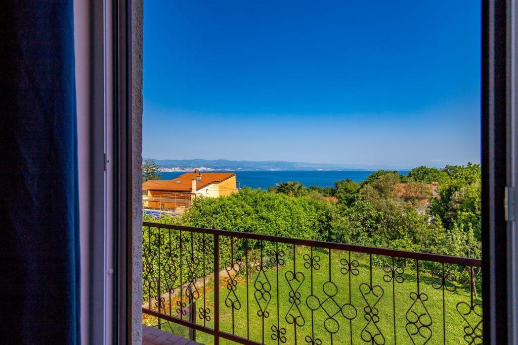 Apartment Roza, Sea View, Free Parking Ičići Eksteriør bilde