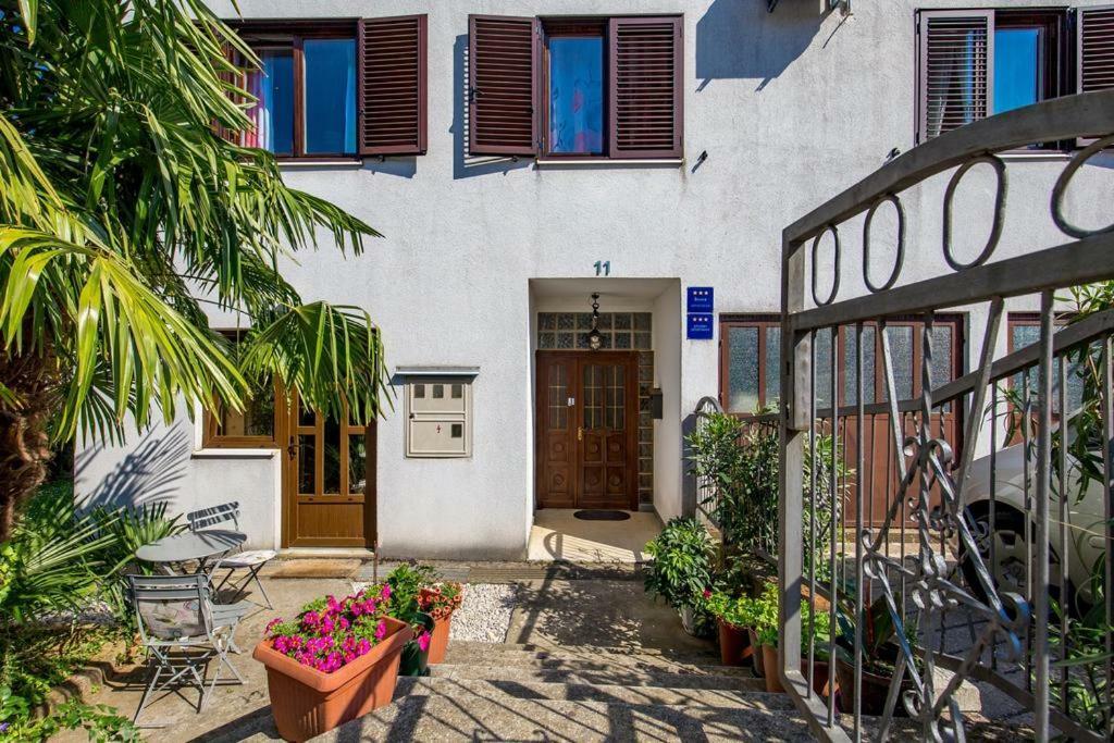 Apartment Roza, Sea View, Free Parking Ičići Eksteriør bilde